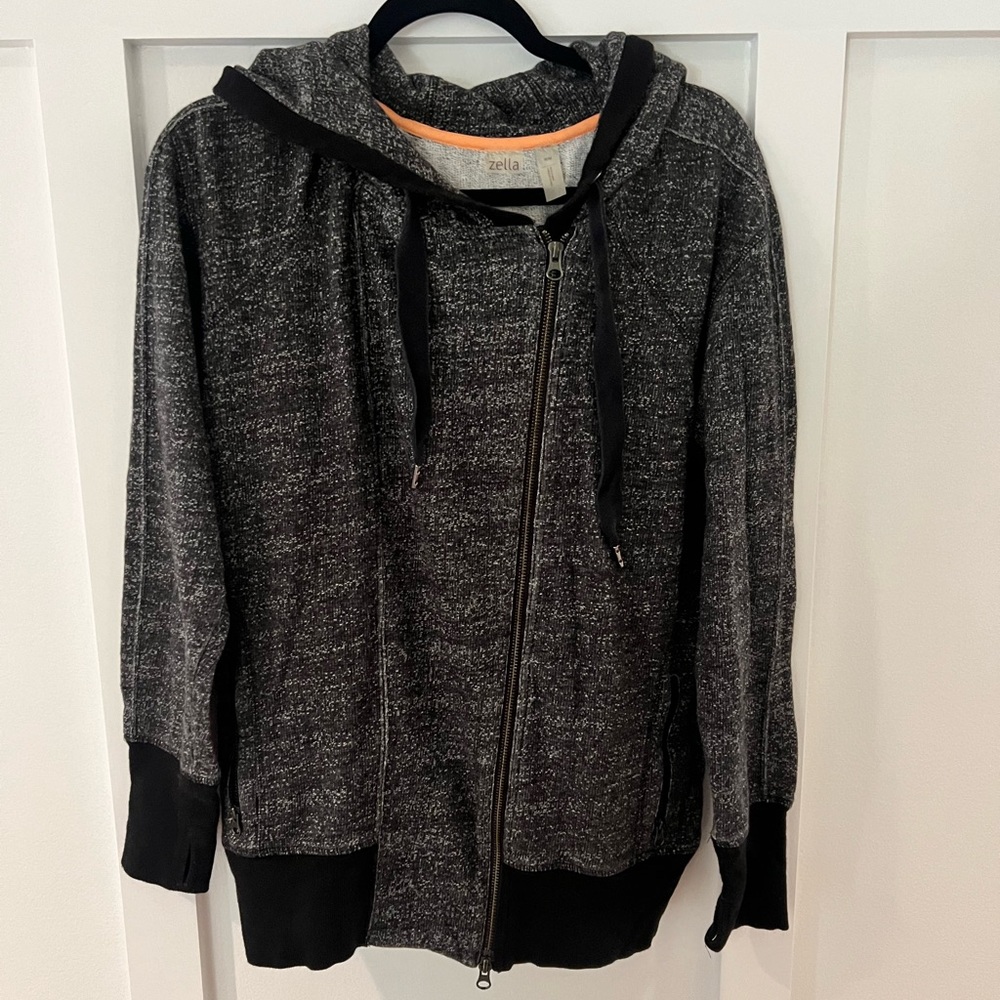 Zella ✨ size medium zip up hoodie